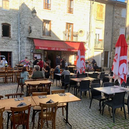 Cafe Du Commerce Genolhac Exteriér fotografie