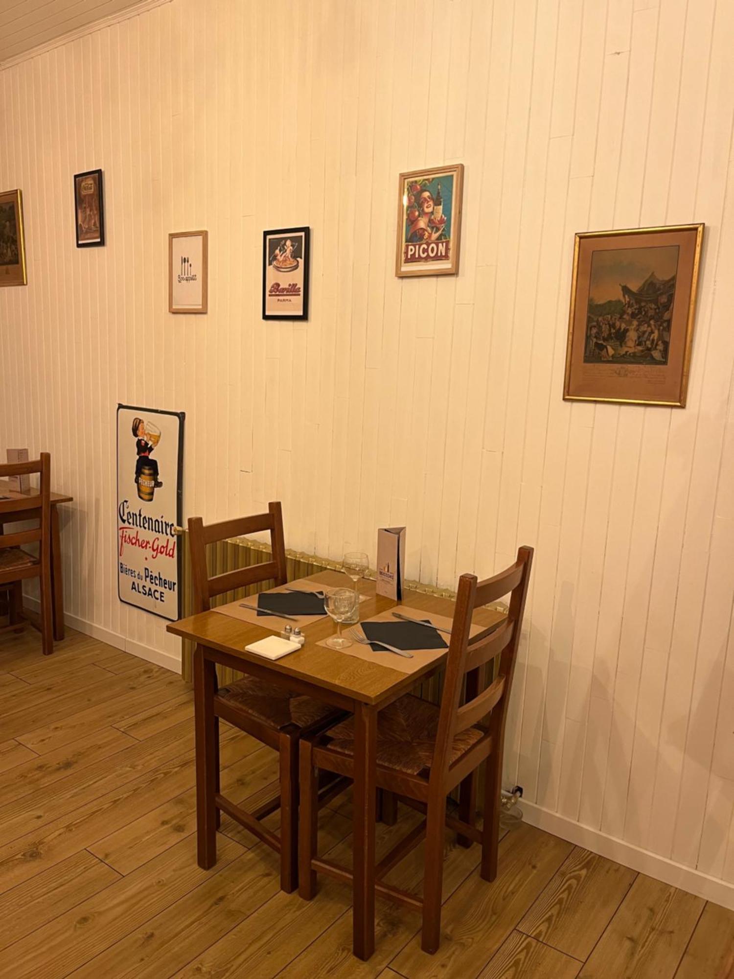Cafe Du Commerce Genolhac Exteriér fotografie